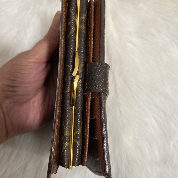 Authentic Louis Vuitton wallet - Picture 9 of 13